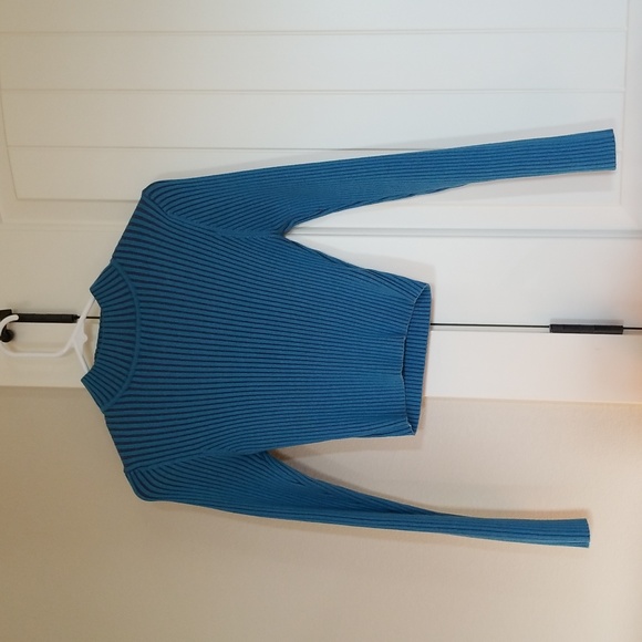 Blush Blush Blue Ribbed Mock Neck Crop Knit Sweater Size Small - Picture 1 of 3